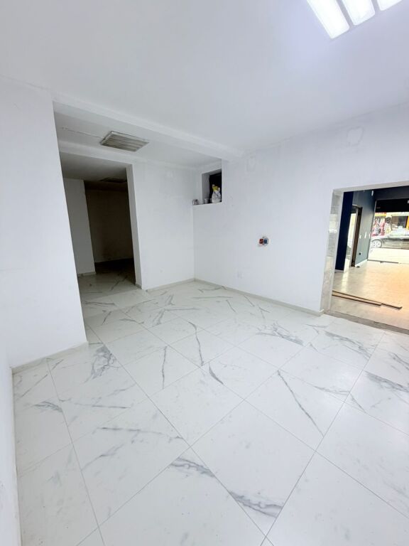 JEPET ME QERA AMBIENT BIZNESI PRANE MARKATES, DURRES