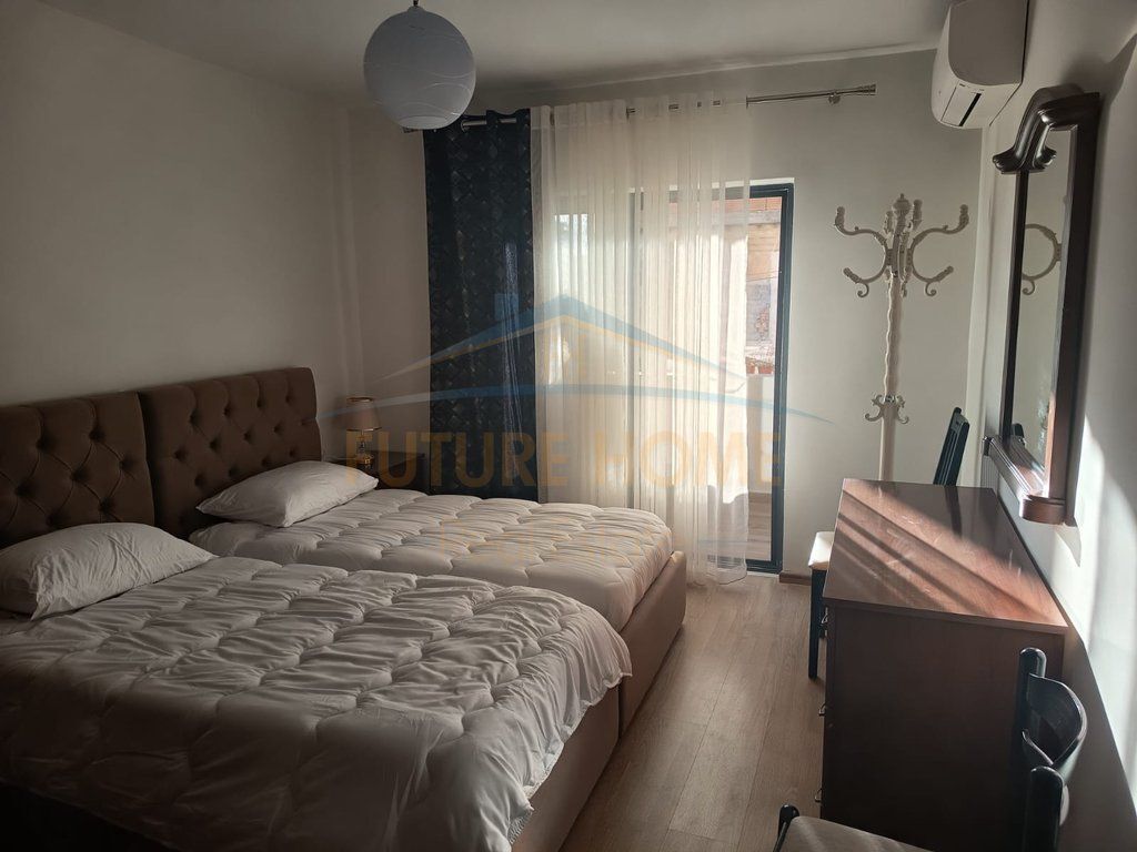 Qera, Apartament 4+1+2 , Rruga Mine Peza, Tiranë