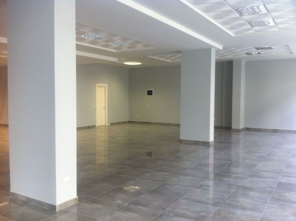 Dyqan per qera te Selvia 412 m2