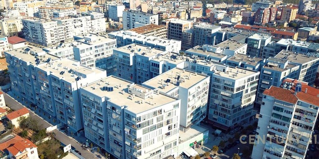 Garsoniere ne shitje tek Komuna e Parisit