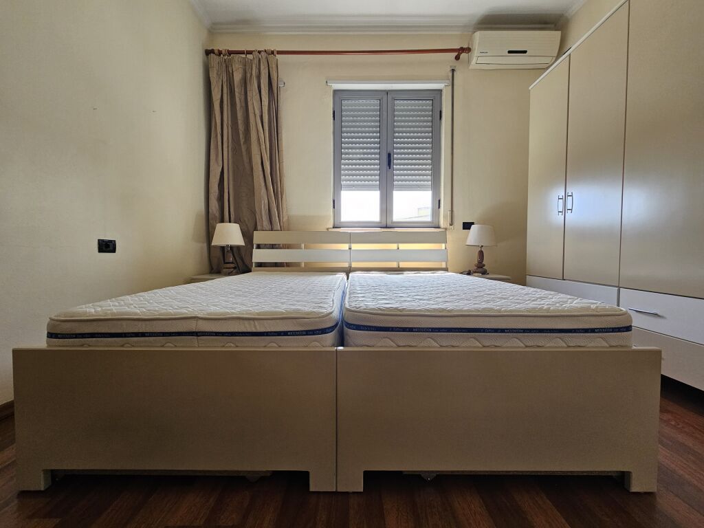 Jepet me qera apartament 1+1 te Pazari i Ri