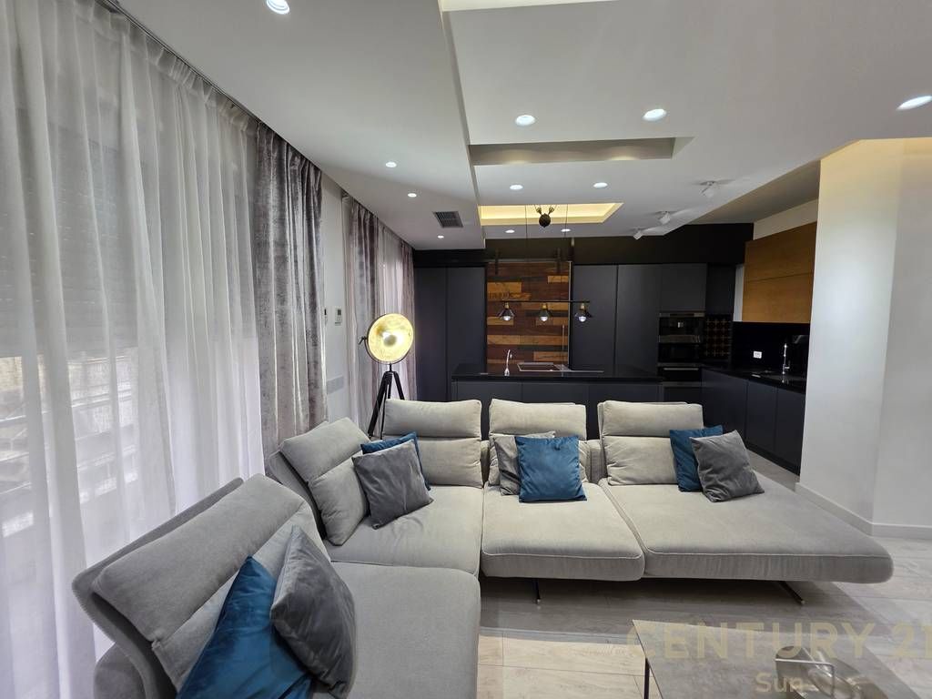 APARTMENT 2+1+2 FOR RENT NEAR THE ARTIFICIAL LAKE 1,300 €