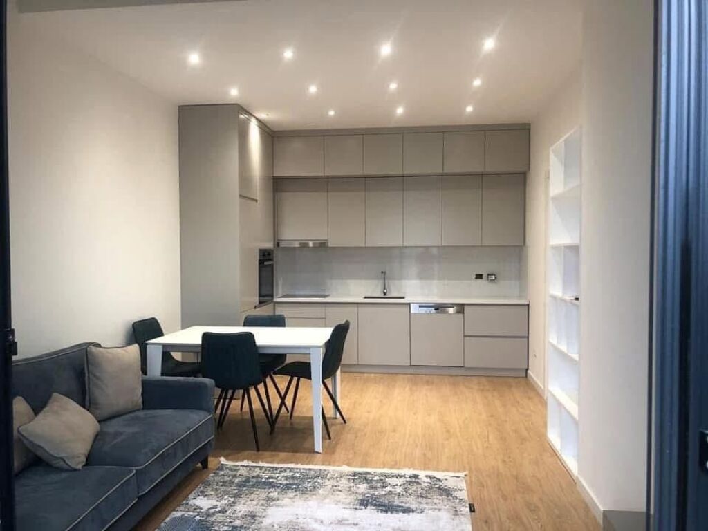 Apartament me qera - Rruga e Kavajes