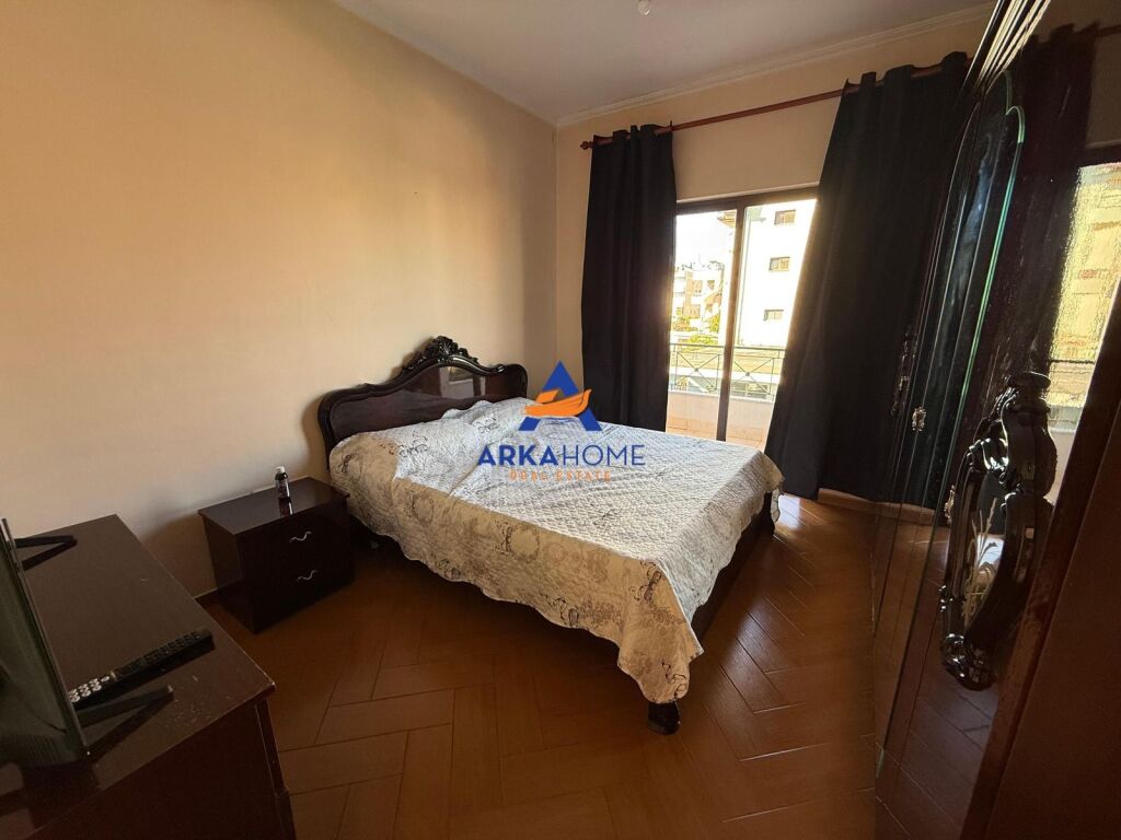 JEPET ME QERA VILË PRIVATE 2-KATE "TERMINALI I RI I TRENIT, TIRANË" 900 EURO