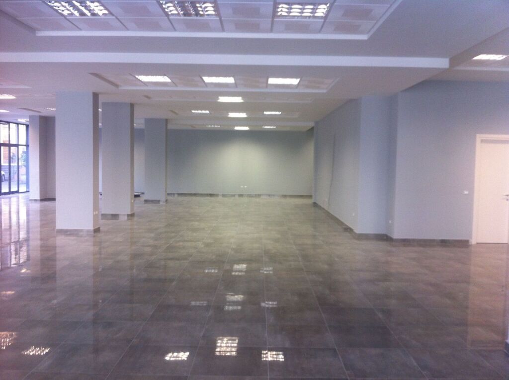 Dyqan per qera te Selvia 412 m2