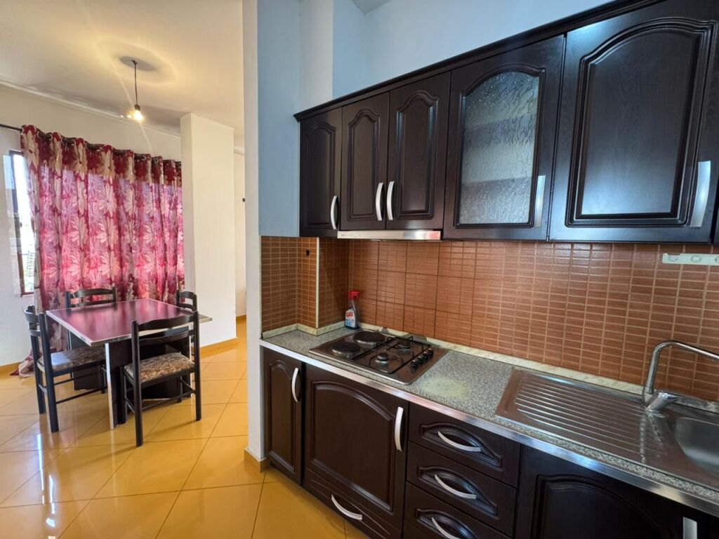 Jepet me Qira Apartament 1+1 – 21 Dhjetori ( Afer inxhinierise ) !