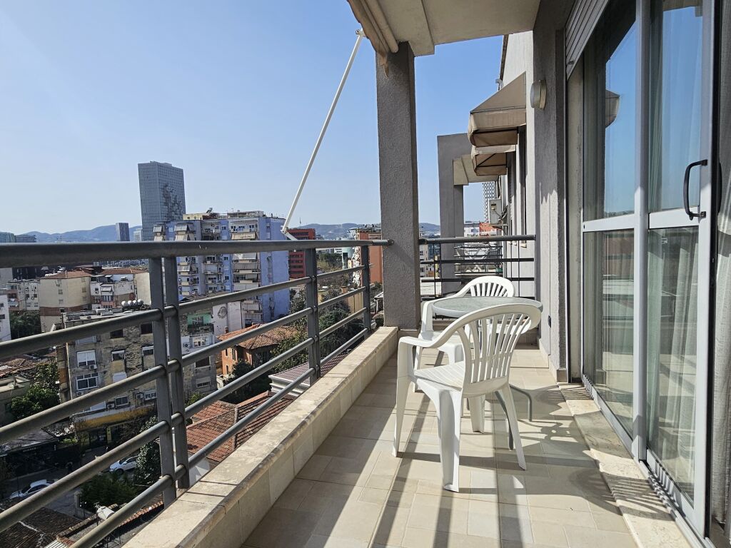 Jepet me qera apartament 1+1 te Pazari i Ri