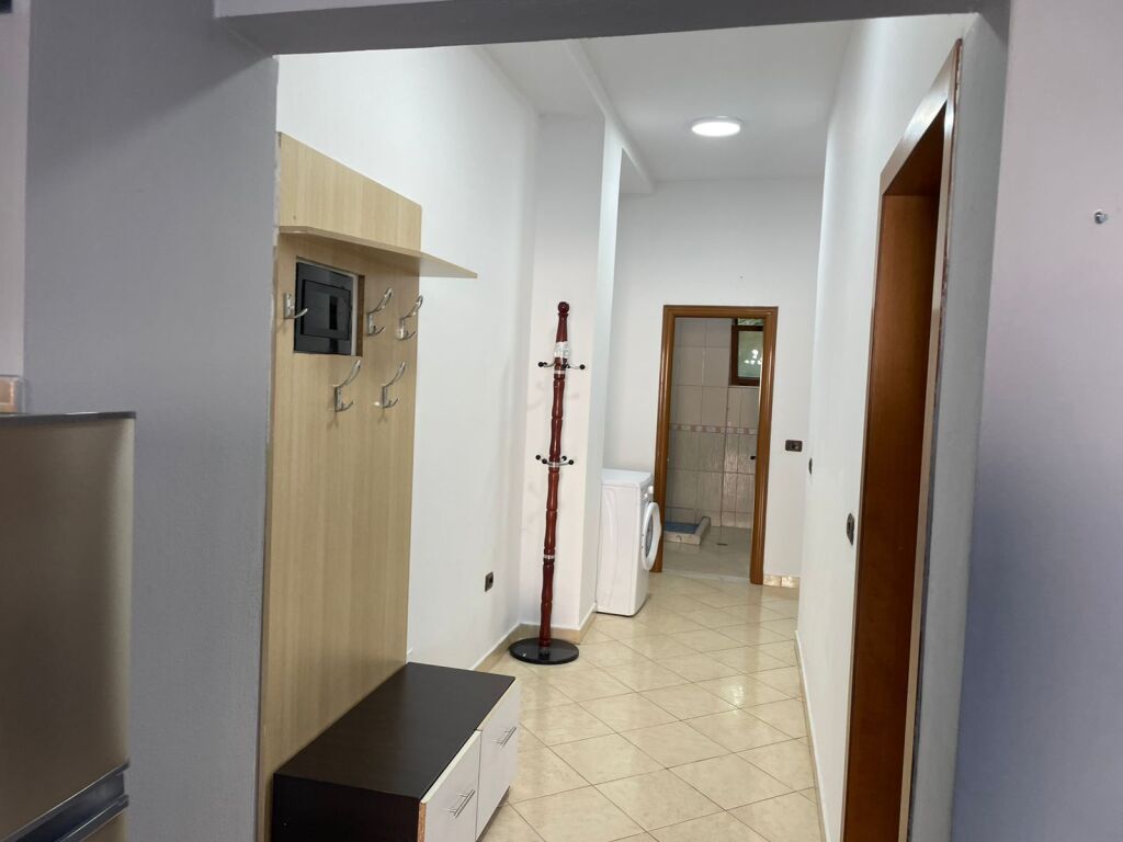Affittasi in Unaza 2+1+Parcheggio 450 All