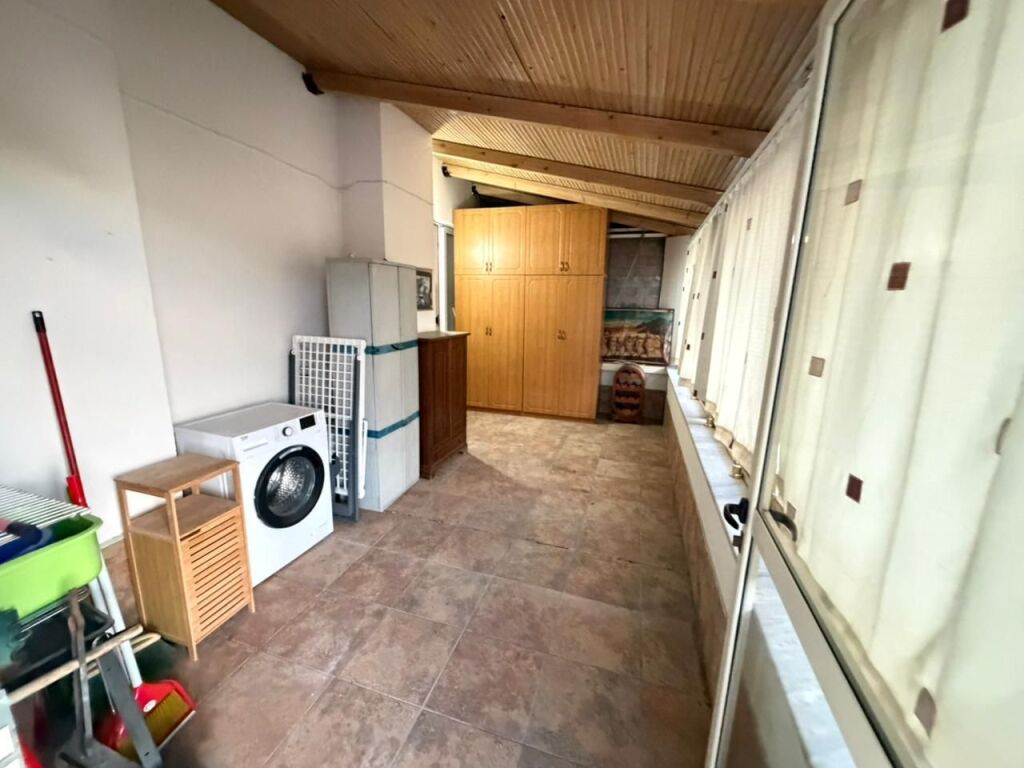 🏡✨ SUPER Apartament me Verandë Gjigande – Sheshi Willson  📍 Rruga Ymer Kurti💶 Çmimi: 385,000 €