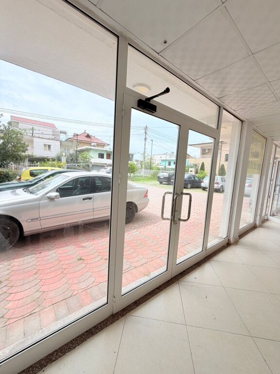 JEPET ME QERA AMBIENT BIZNESI NE ZONEN E ISH KENETES, DURRES