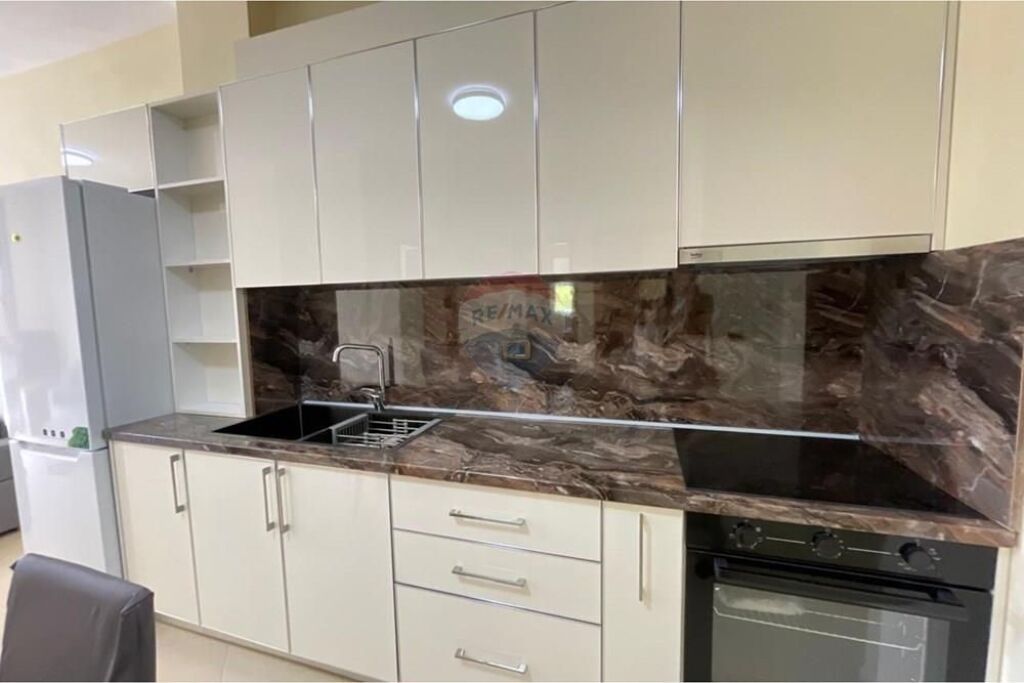 🌊 APARTAMENT 2+1 ME QIRA – UJI I FTOHTË, VLORË