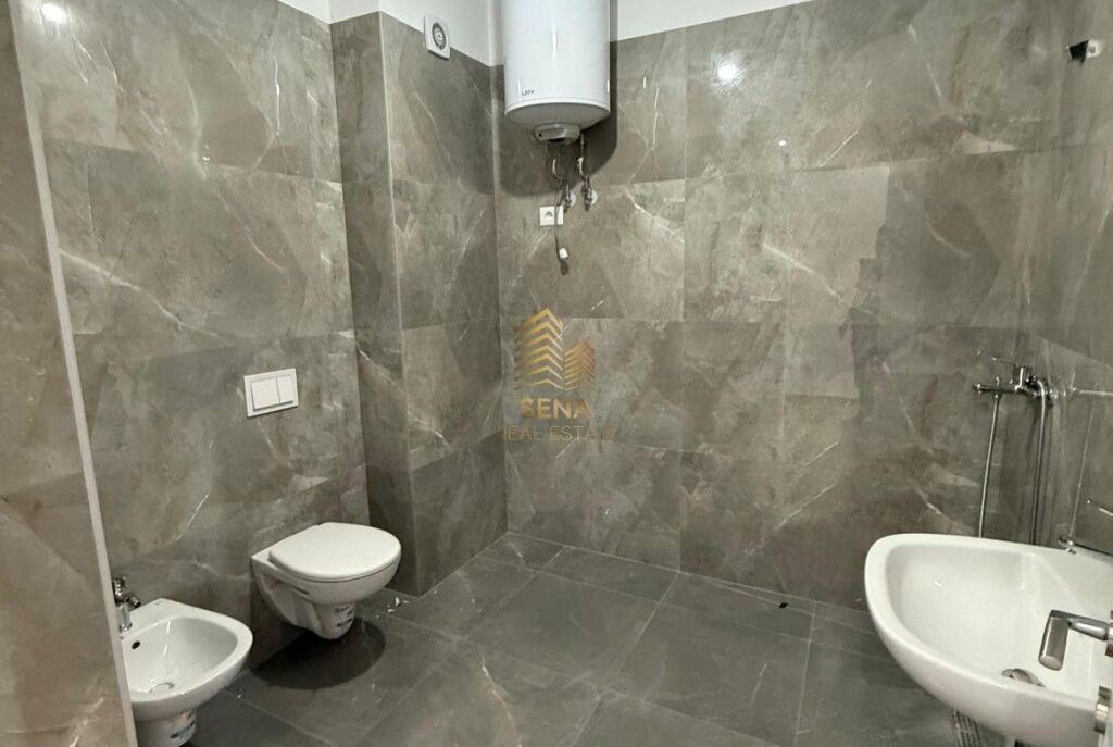 Qira, Ambient Per Biznes,1+1+blk,Kompleksi Arlis – Rruga e Dibres, 550 Euro/Muaj