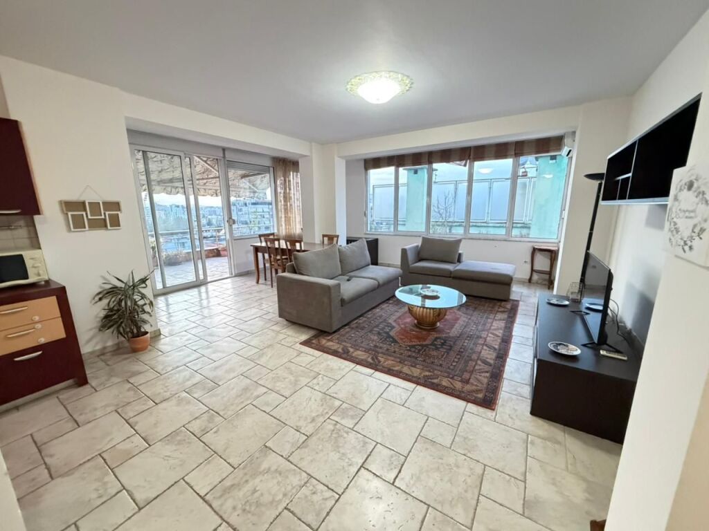 🏡✨ SUPER Apartament me Verandë Gjigande – Sheshi Willson  📍 Rruga Ymer Kurti💶 Çmimi: 385,000 €