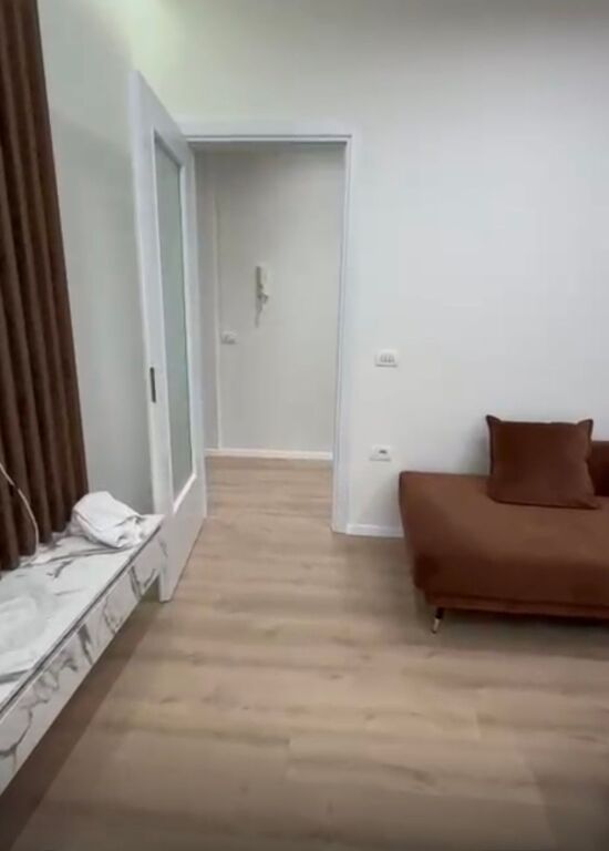 Apartament 2+1 per qira te Liqeni