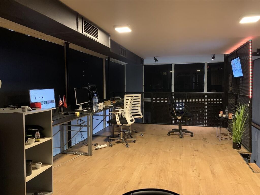 UFFICIO IN AFFITTO DUPLEX 92M2 VIA 21 DHJETORI