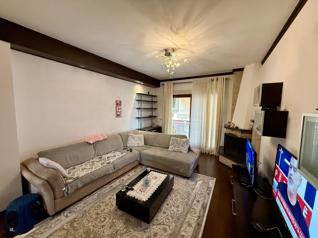 📣 FOR SALE Apartment 2+1 With 2 Bathrooms And 2 Balconies 📍 Kodra e Diellit, Near Eleonora ✨   🏢 New Building  🪜 3rd Floor (With Elevator)  📐 Gross Area 133 m2  📐 Net Area 120 m2  🛋️ Sold Furnished  📂 With Mortgage   💶 Price 247,000 Euro