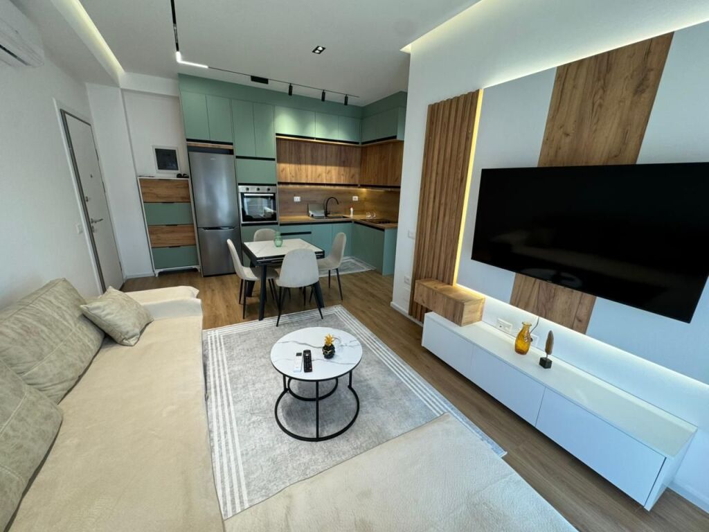 🏡 Jepet me qira apartament 2+1  📍 Vendndodhja: Kompleksi Kadiu, Ali Demi💰 Çmimi: 50,000 lek/muaj