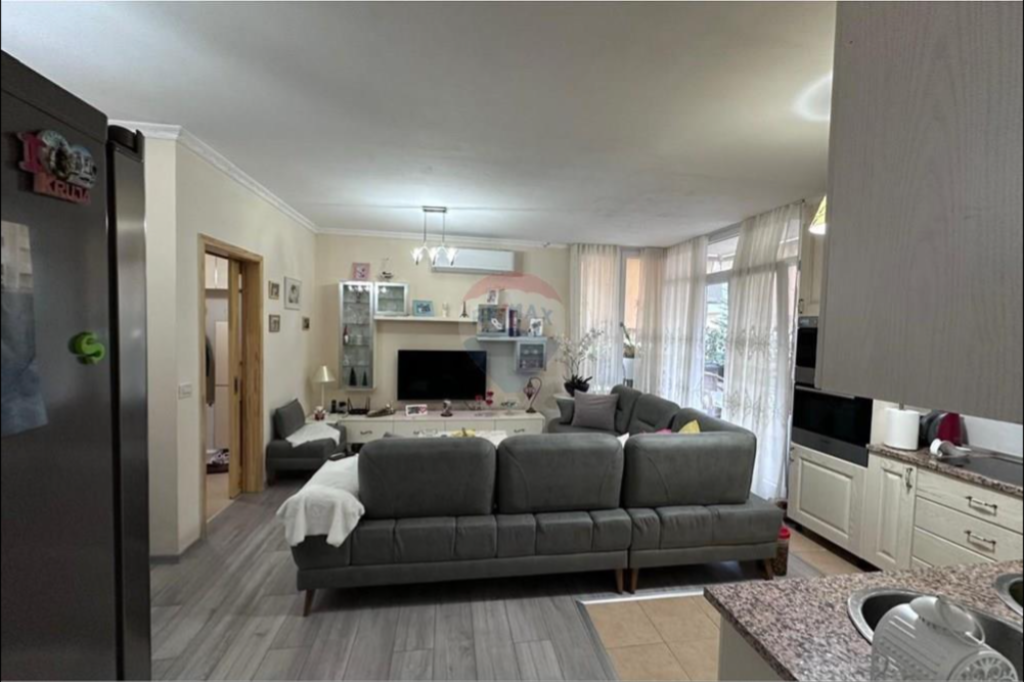 Apartament per shitje 2+1+2 tek Selita e Vjeter