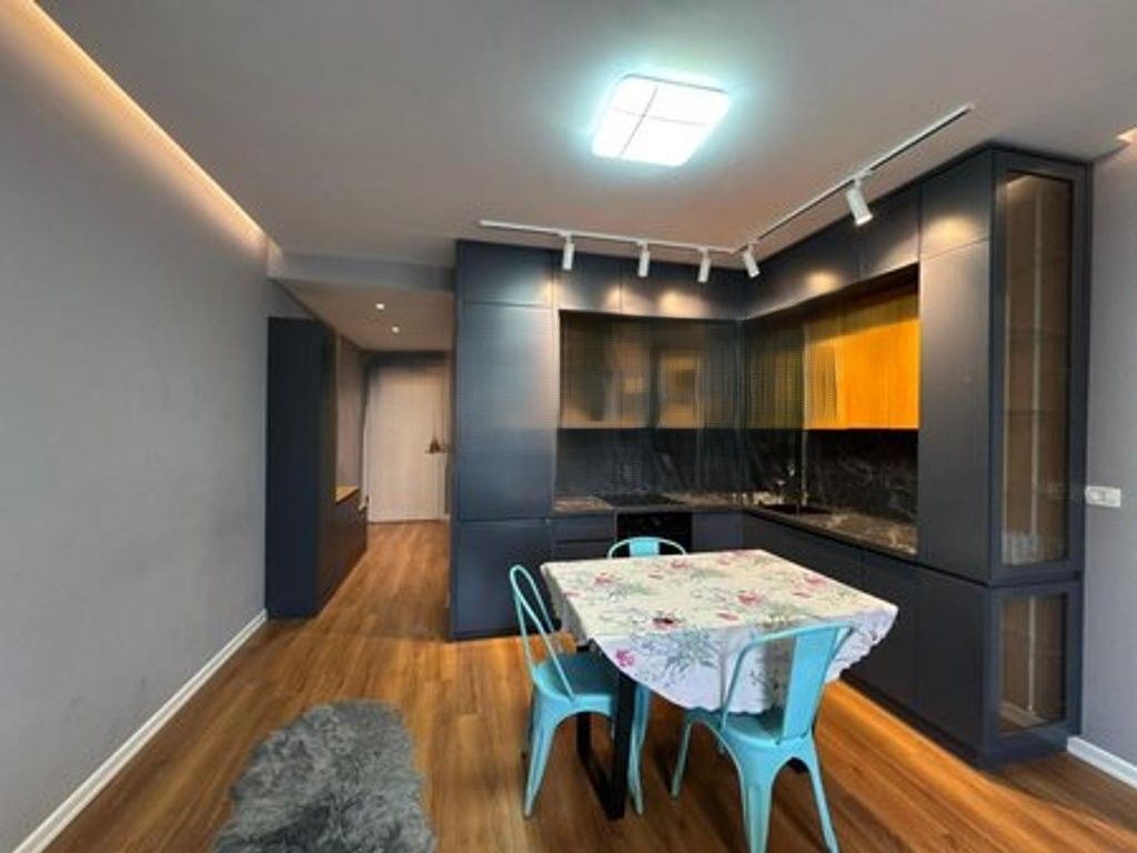 VENDESI APPARTAMENTO 1+1 A DON BOSKO, VICINO ALL'OSTELLO GJELI 160,000 €