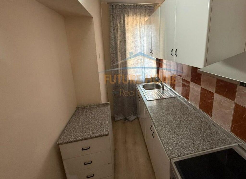 Affitto, Appartamento 2+1, Mercato Elettrico, Tirana.