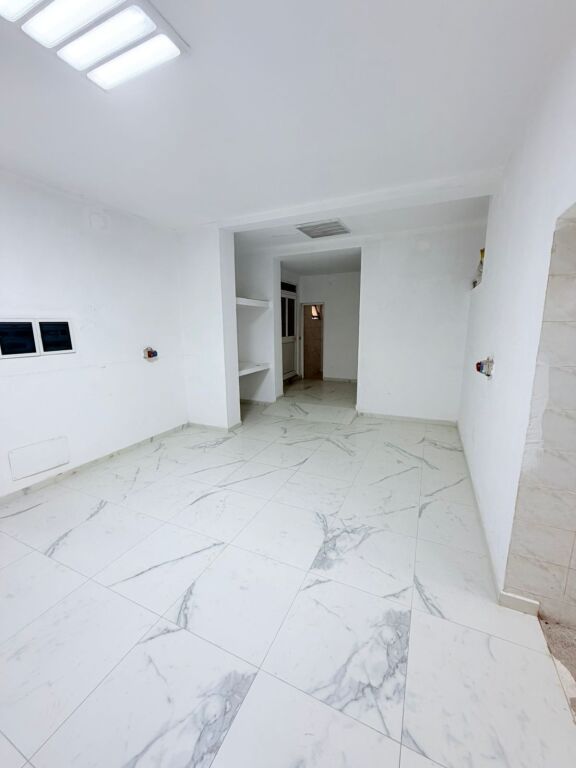 JEPET ME QERA AMBIENT BIZNESI PRANE MARKATES, DURRES