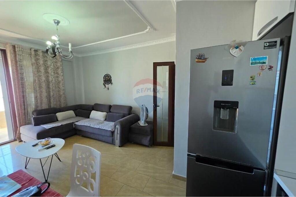 🌊 APARTAMENT 2+1 ME QIRA – LUNGOMARE, VLORË