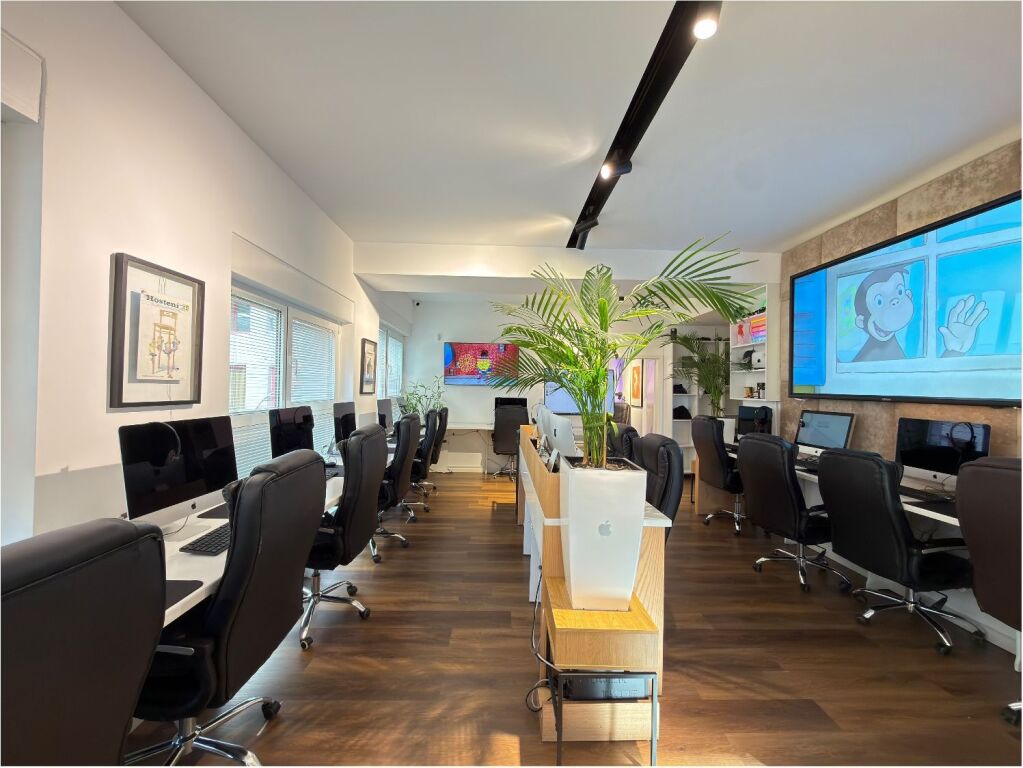 Prime Office Space | 200 m² for Sale Mangalem21! Price 500,000 €