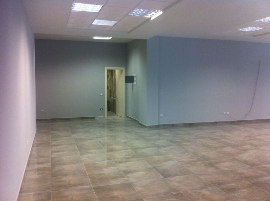 Dyqan per qera te Selvia 412 m2