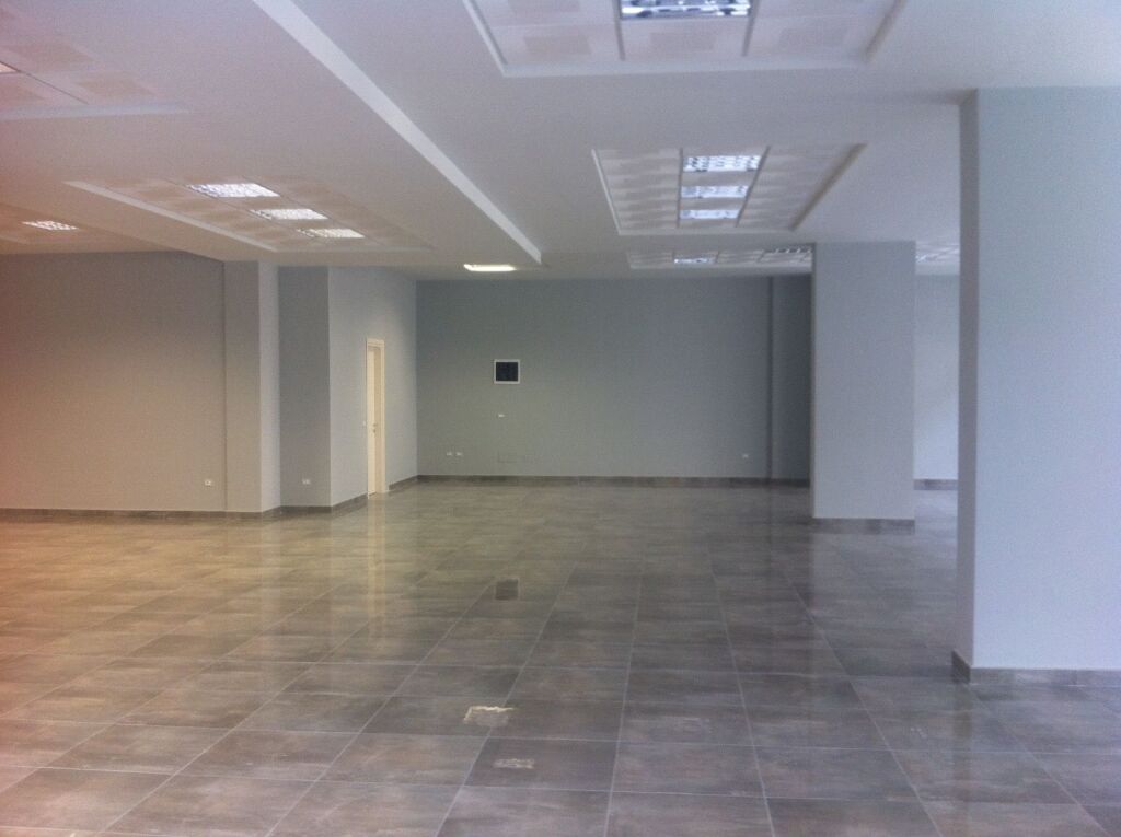 Dyqan per qera te Selvia 412 m2