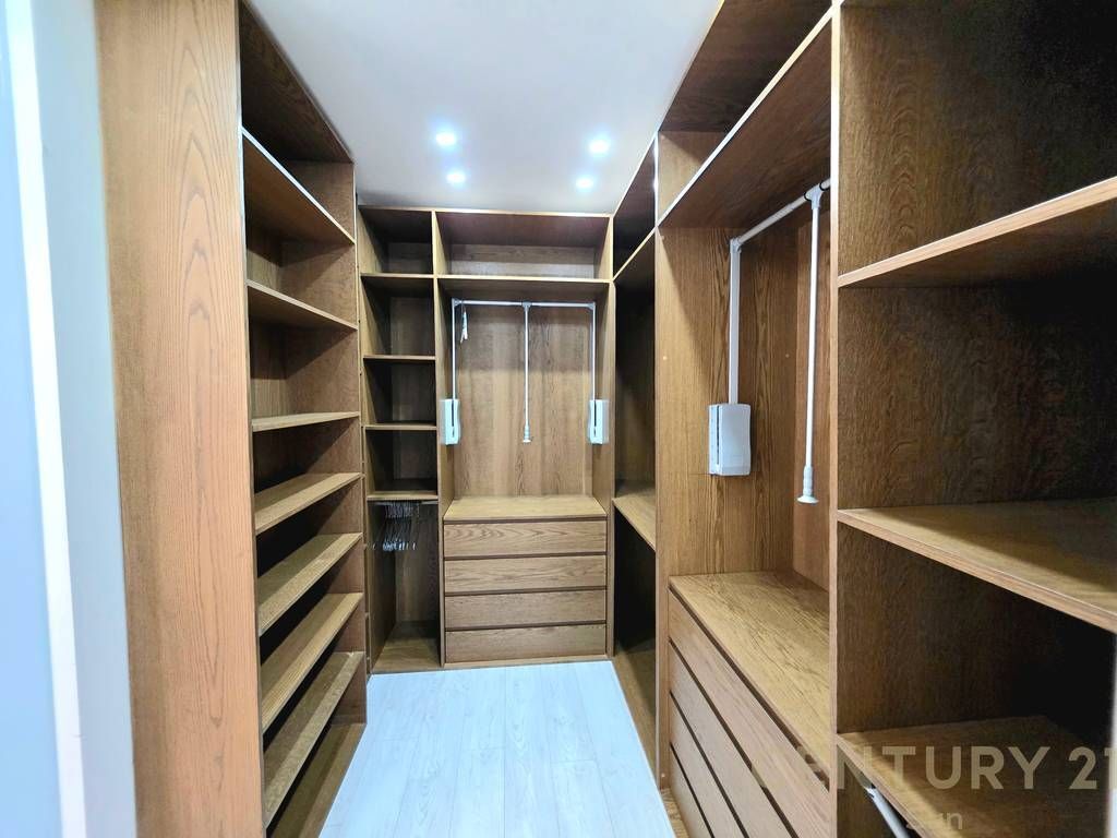 APARTMENT 2+1+2 FOR RENT NEAR THE ARTIFICIAL LAKE 1,300 €