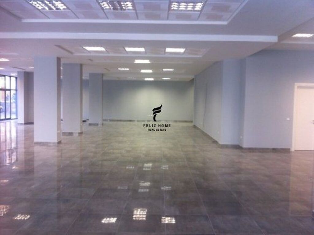 NEGOZIO IN AFFITTO 415 M2 SELVIA 480.000 LEKE FH-69072