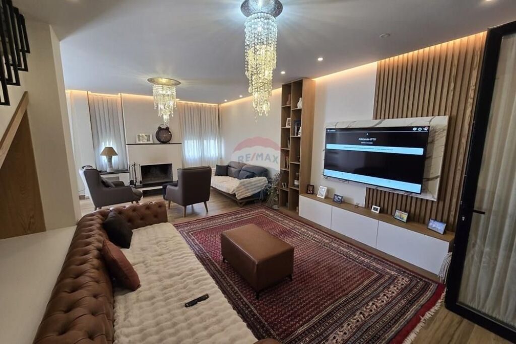 3-story villa for rent in Bërzhitë