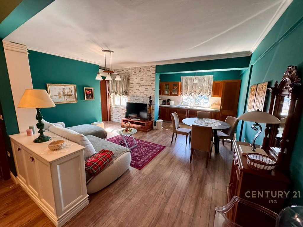 Jepet me qira apartament 2+1 tek Blloku i Ambasadave