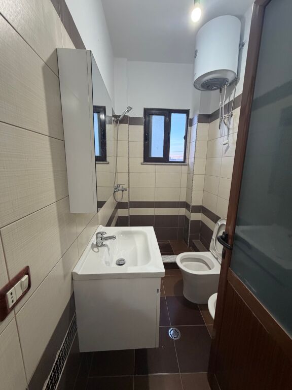 Jepet me qira apartament 2+1 tek Ish URT Durres