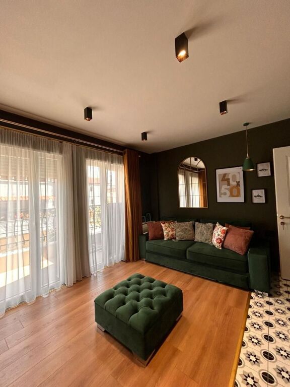 Shitet apartament 1+1 ne qender të Korces