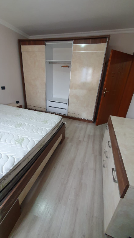 🏡 APARTAMENT 1+1 ME QIRA – MYSLYM SHYRI