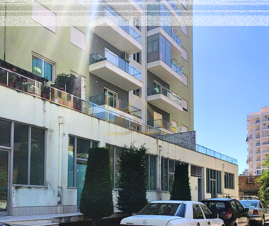 Garage in vendita – Vlora, Via Pavarësia