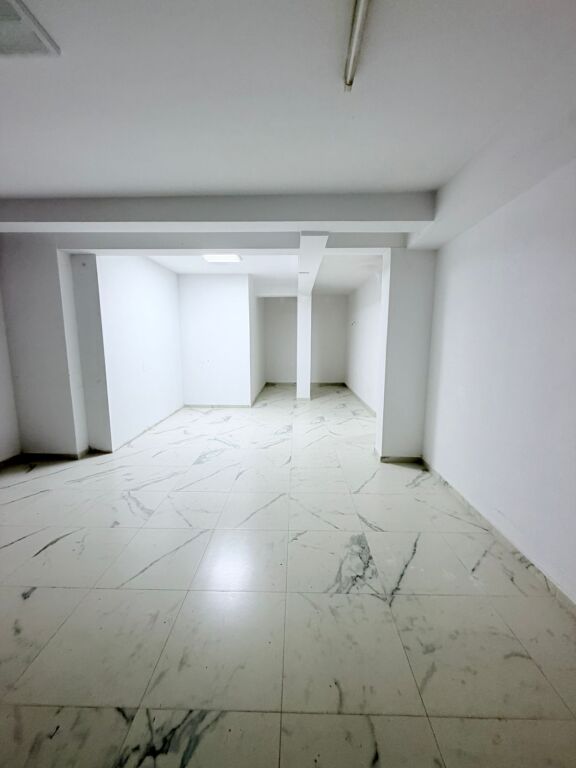 JEPET ME QERA AMBIENT BIZNESI PRANE MARKATES, DURRES