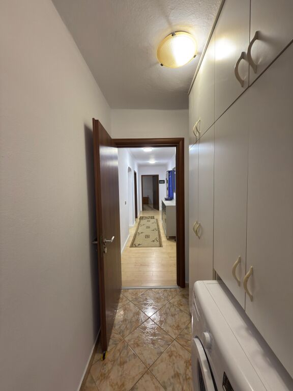 Sell 2+1 apartment on Elbasanit street
