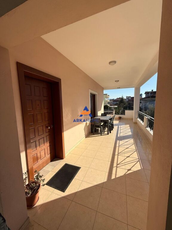 JEPET ME QERA VILË PRIVATE 2-KATE "TERMINALI I RI I TRENIT, TIRANË" 900 EURO