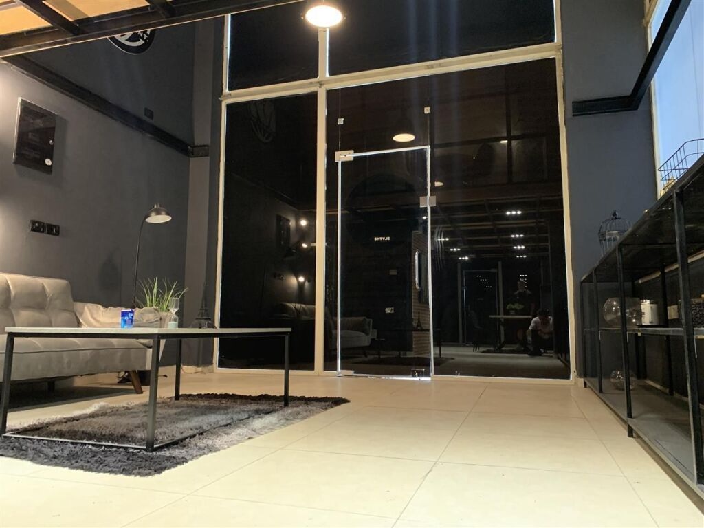 UFFICIO IN AFFITTO DUPLEX 92M2 VIA 21 DHJETORI