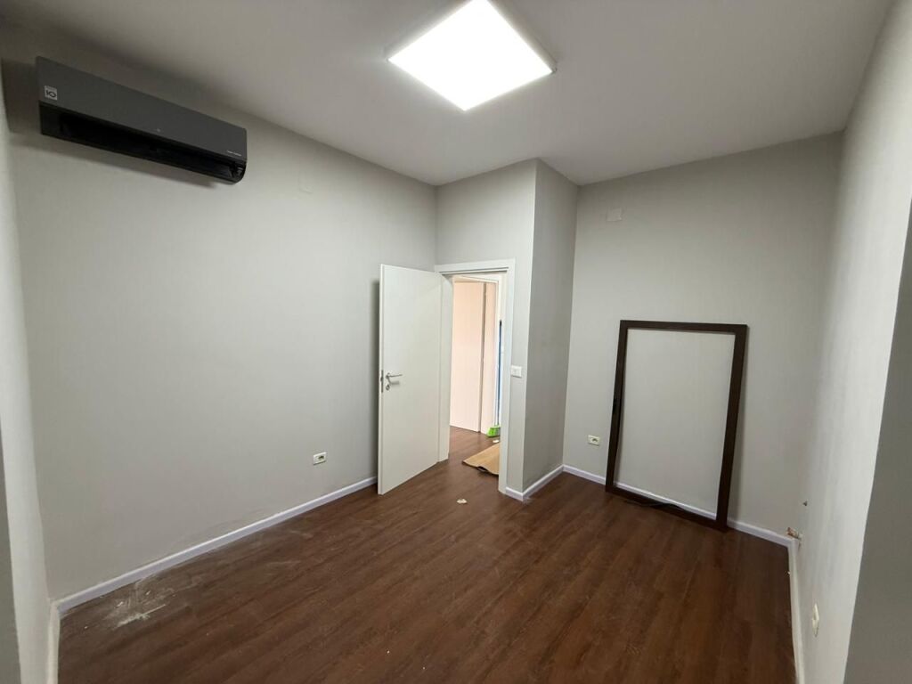 📣 OFFICE Space for RENT (Type 3+1+2) 📍 Ali Dem ✨ 💶 Price 70,000 Leke/Month (Net)