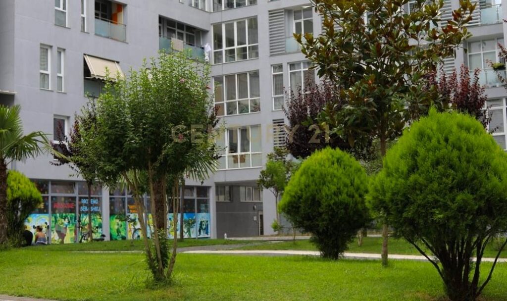 Garsoniere ne shitje tek Komuna e Parisit