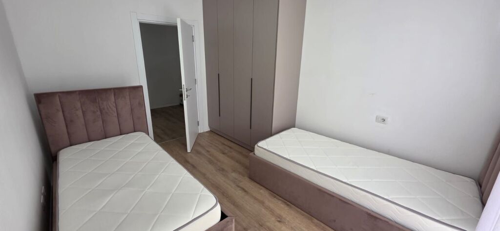 Apartament 2+1 me qira Univers City