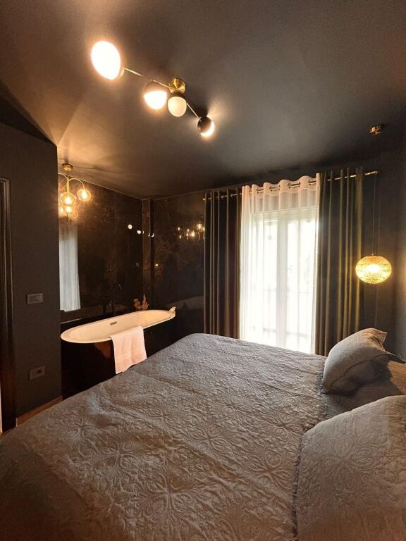 Shitet apartament 1+1 ne qender të Korces