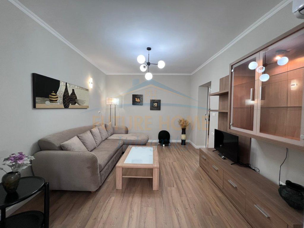 Qera, Apartament 2+1, Blloku, Tiranë.