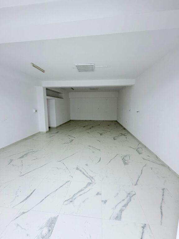 JEPET ME QERA AMBIENT BIZNESI PRANE MARKATES, DURRES
