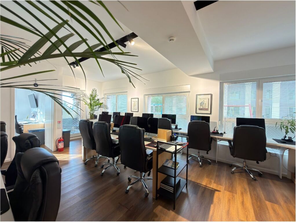 Prime Office Space | 200 m² for Sale Mangalem21! Price 500,000 €