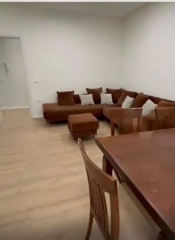 Apartament 2+1 per qira te Liqeni