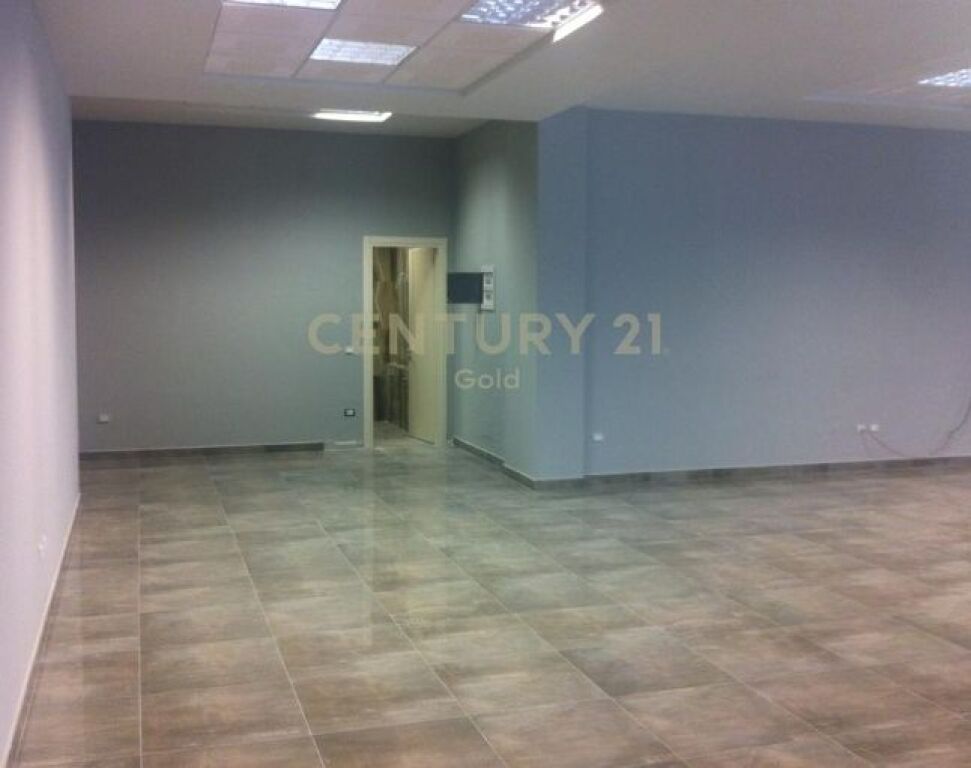COMMERCIAL SPACE (OFFICE) FOR RENT